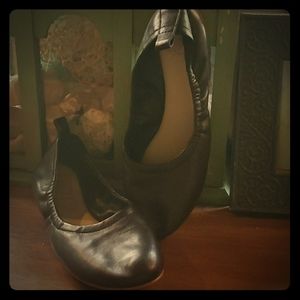 1 State black flats